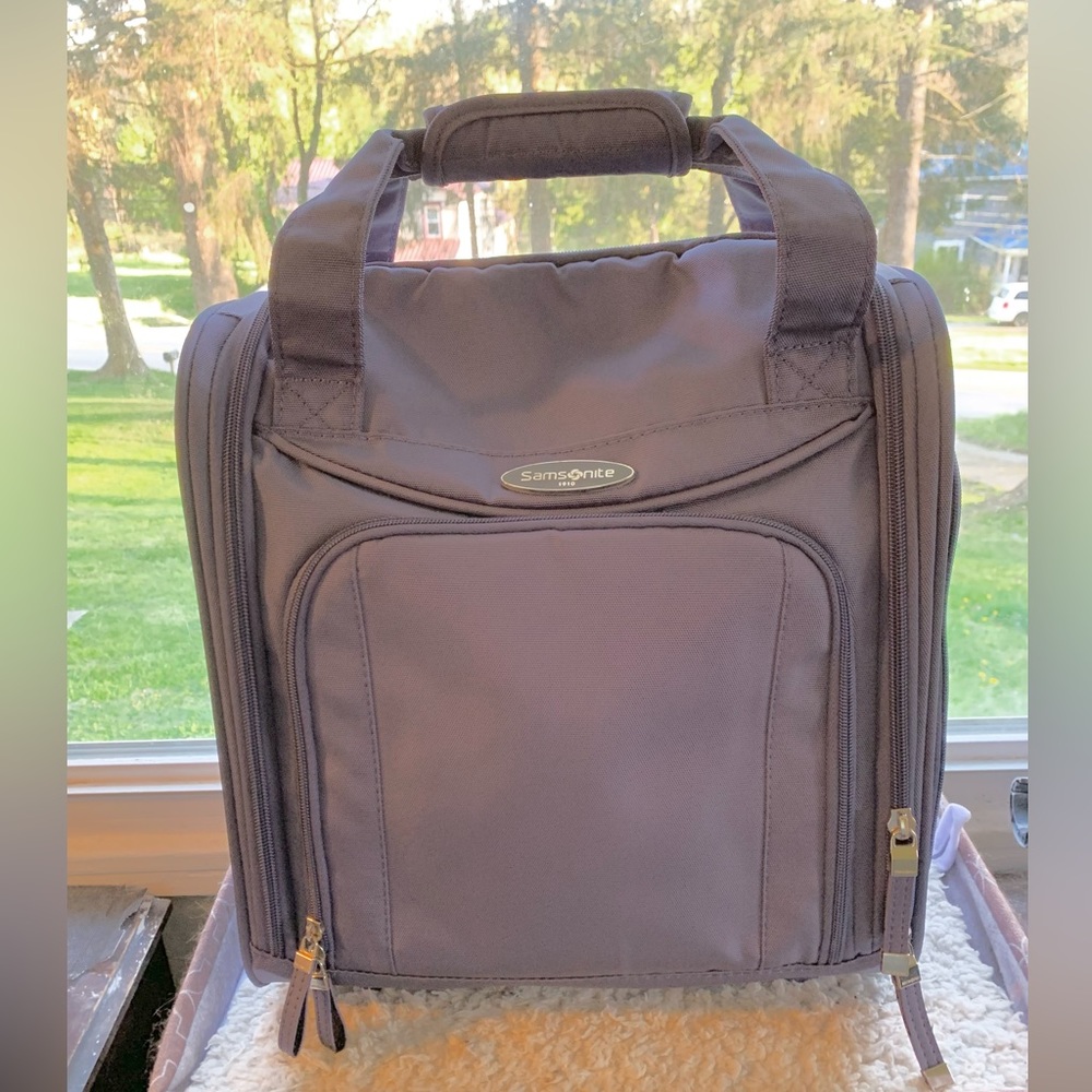 Samsonite Upright Wheeled Carry-On Underseater, Purple